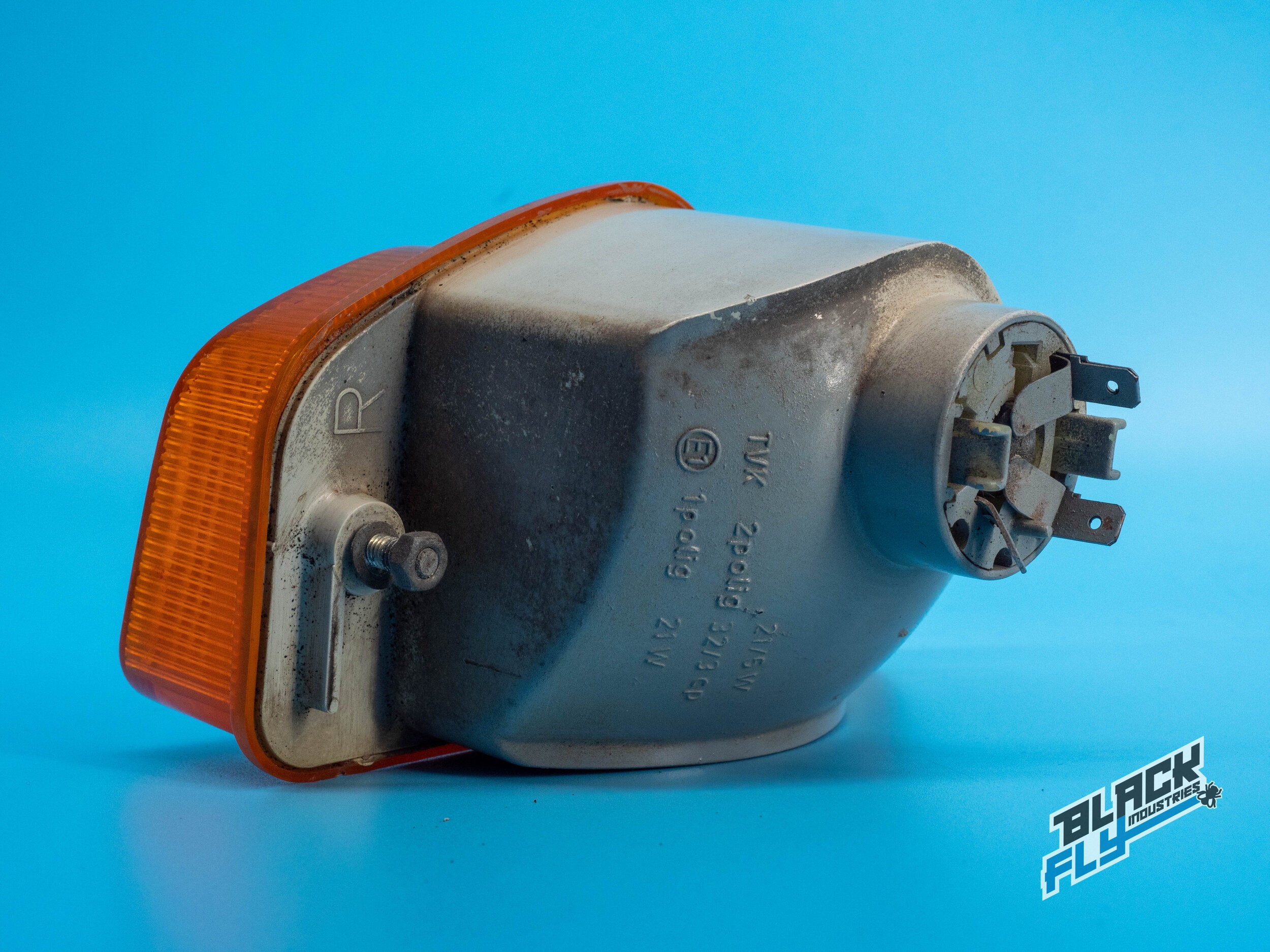 Used 75-77 Volkswagen Scirocco Turn Signal ( Right) 531953050