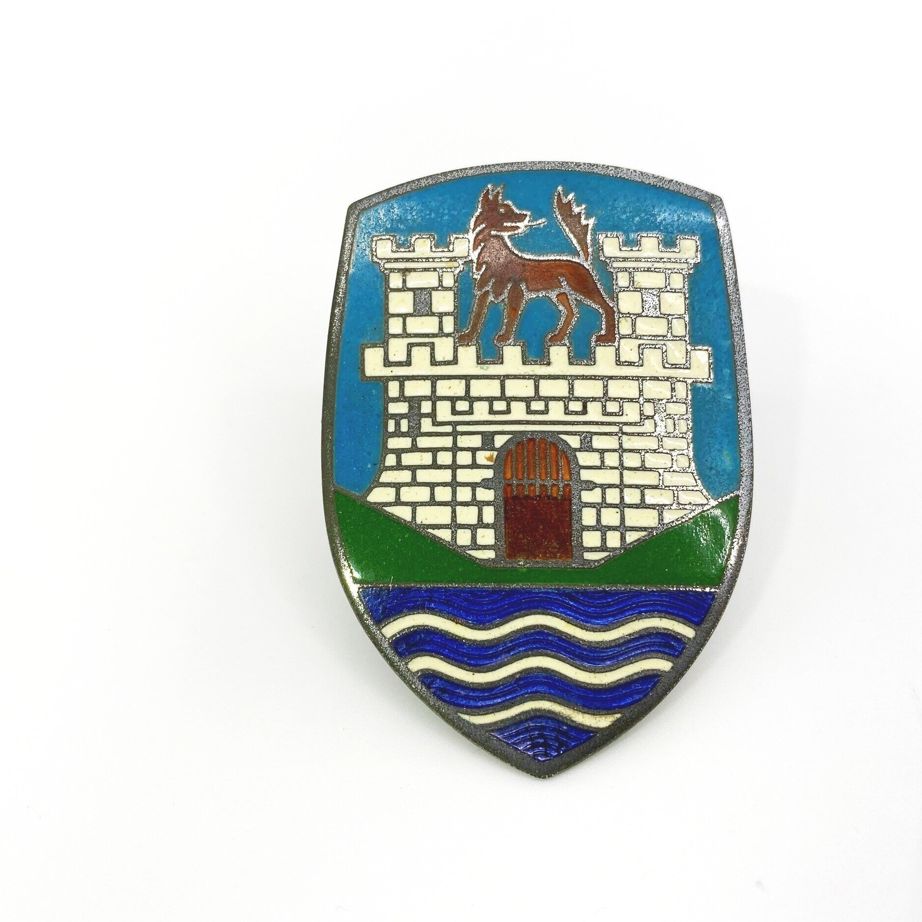 Volkswagen Type 1 Beetle hood crest (3 brick) 1955-1959