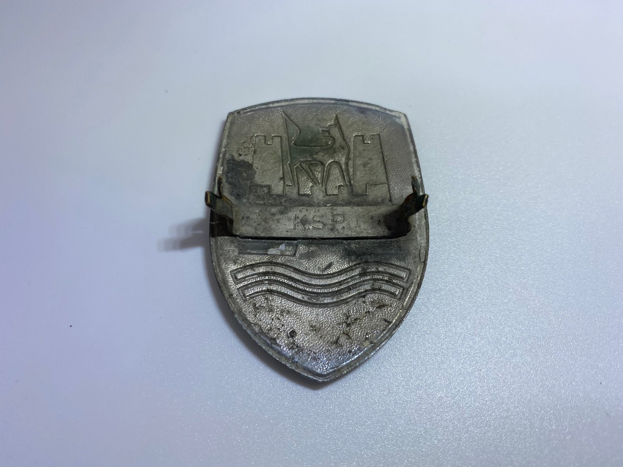 Volkswagen Type 1 Beetle hood crest 60-63