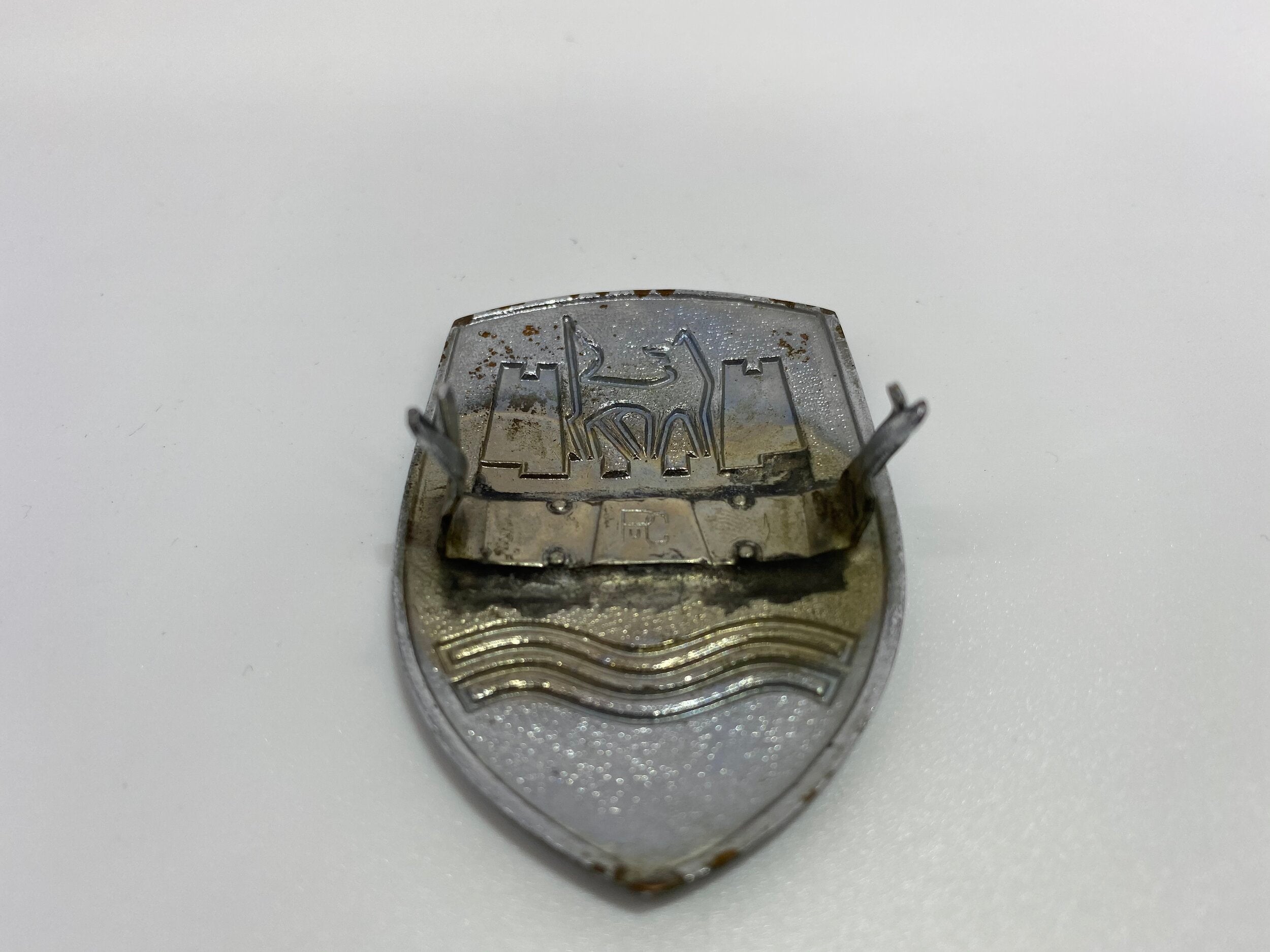 Volkswagen Type 1 Beetle hood crest 60-63