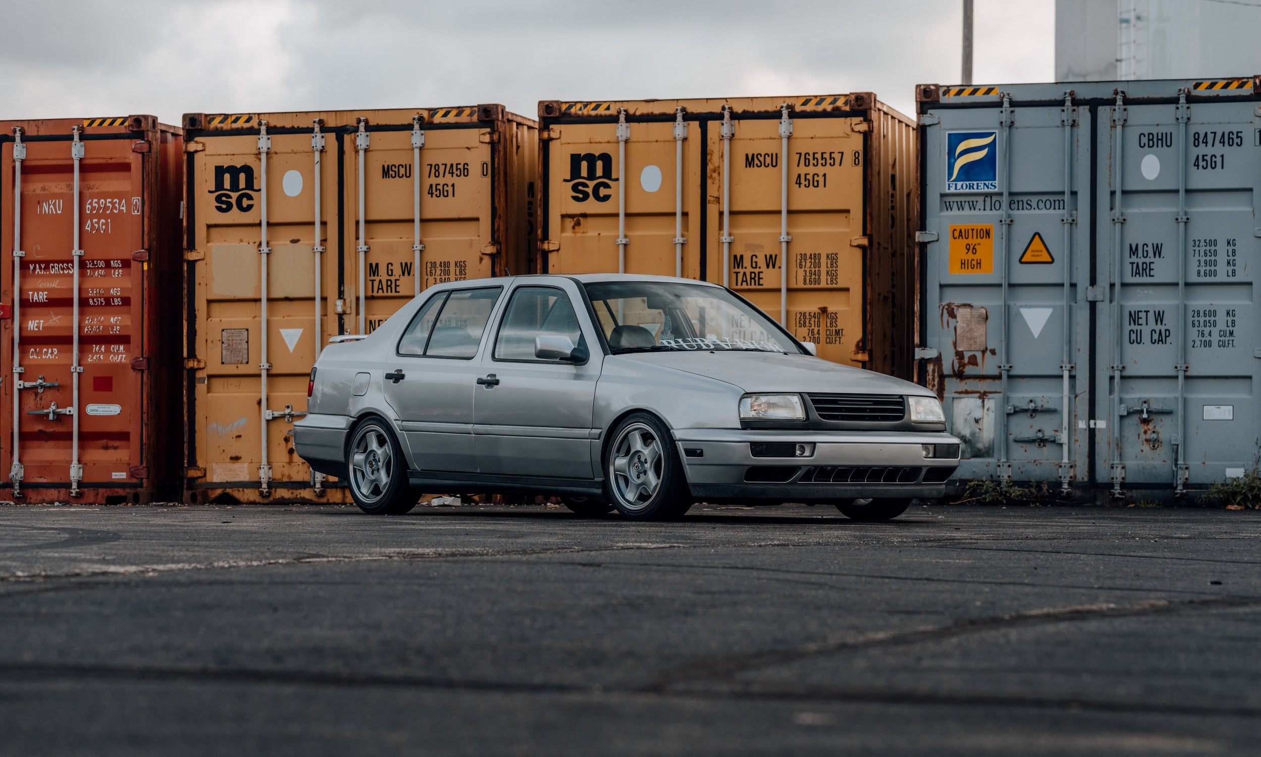 16" Schmidt Modernline 1 Piece