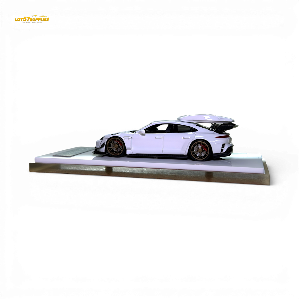 404ERROR Porsche Taycan White with Roof Box 1:64