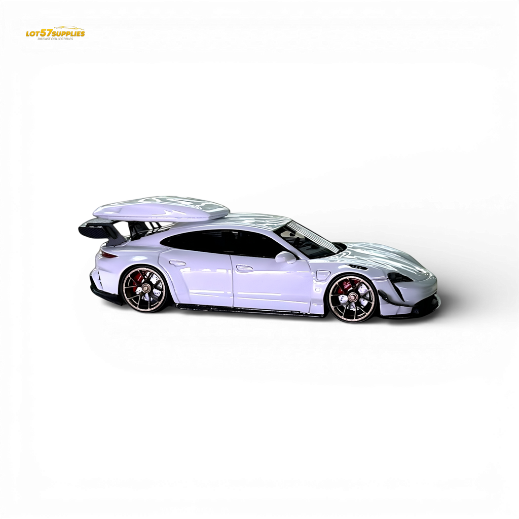 404ERROR Porsche Taycan White with Roof Box 1:64