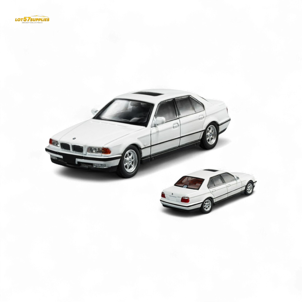 DCM BMW E38 740iL 1:64