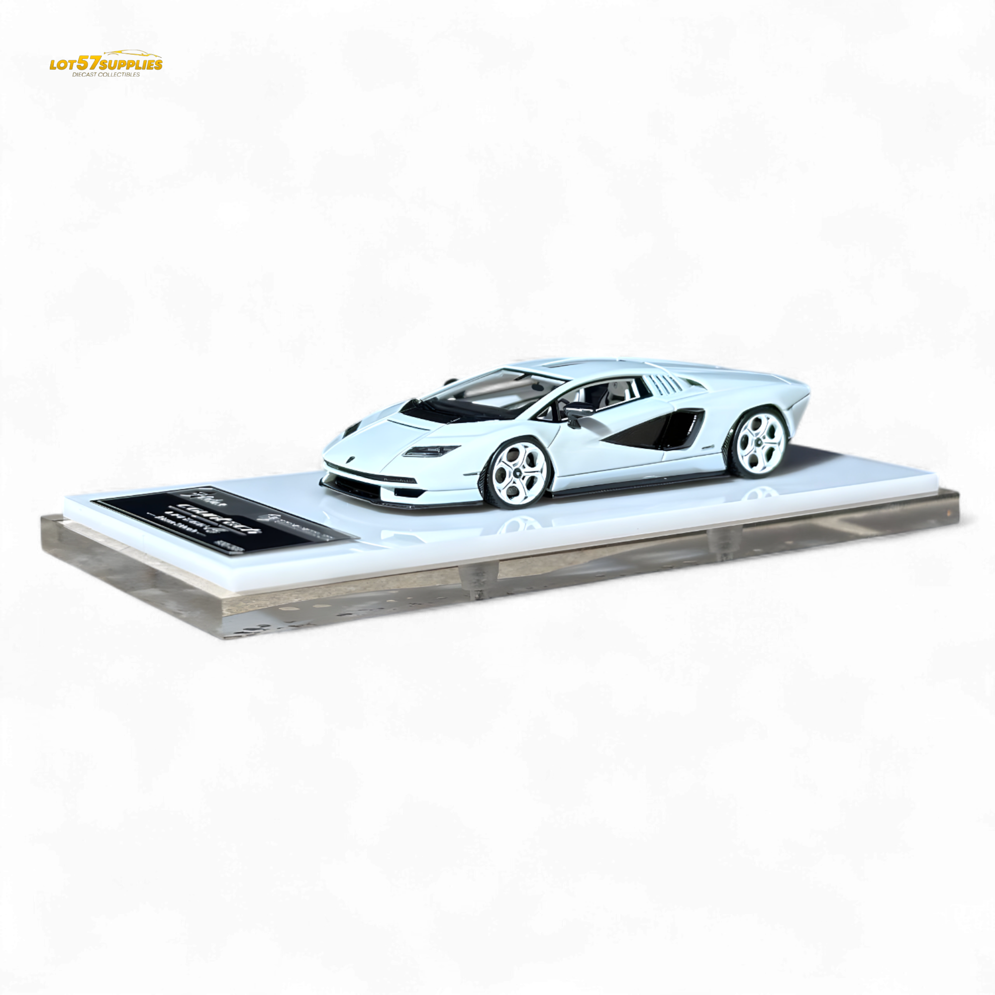 FuelMe Model Lamborghini Countach LPI 800-4 Bianco Siderale 1:64