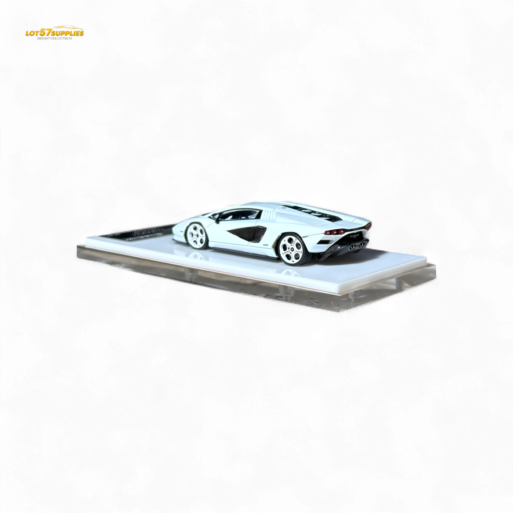 FuelMe Model Lamborghini Countach LPI 800-4 Bianco Siderale 1:64