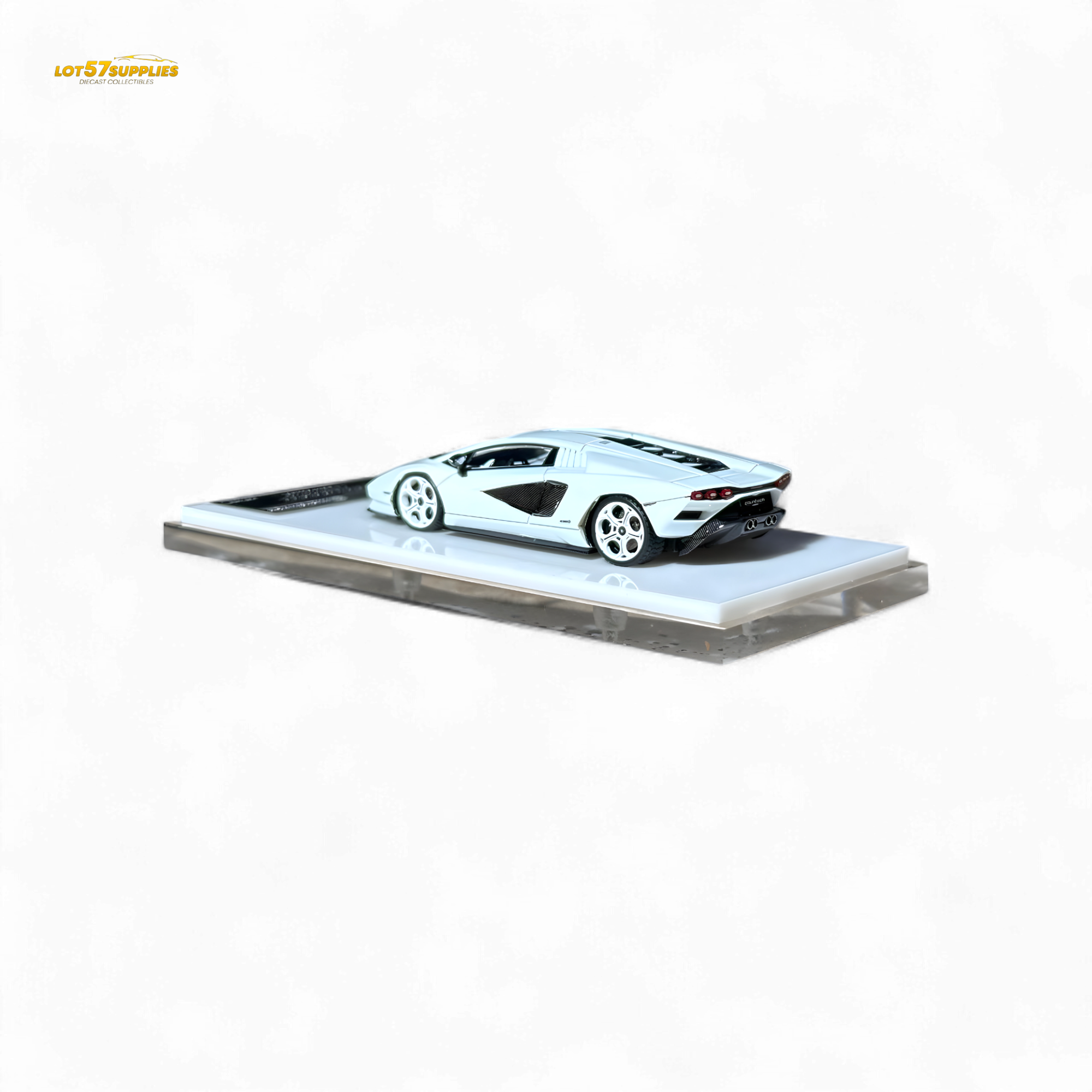 FuelMe Model Lamborghini Countach LPI 800-4 Bianco Siderale 1:64