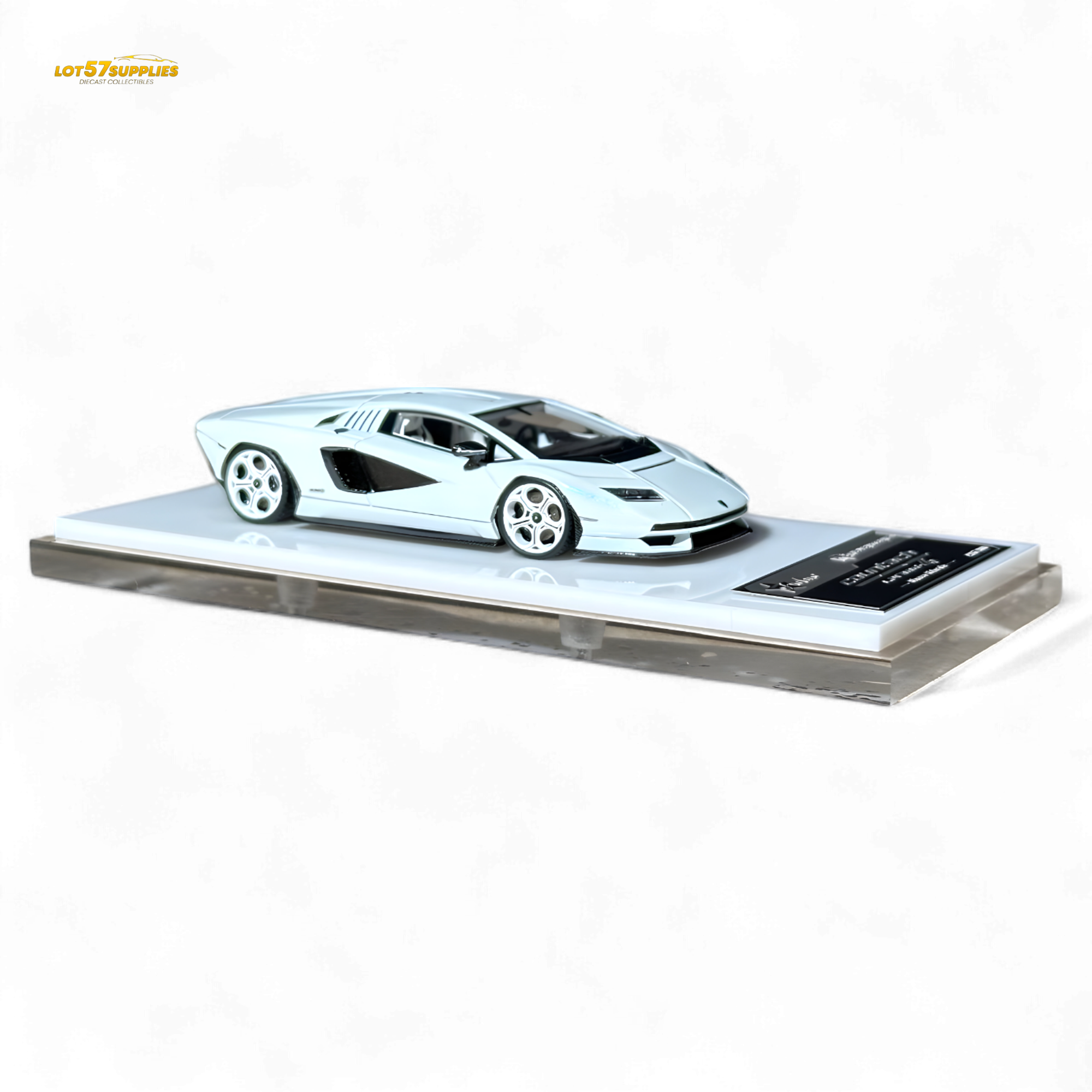 FuelMe Model Lamborghini Countach LPI 800-4 Bianco Siderale 1:64