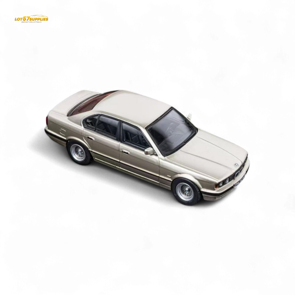 DCM BMW E34 5-Series Sedan Cashmere Beagle Gold 1:64