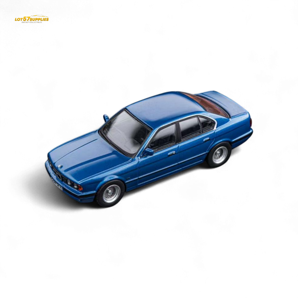 DCM BMW E34 5-Series Sedan Avis Metallic Blue 1:64