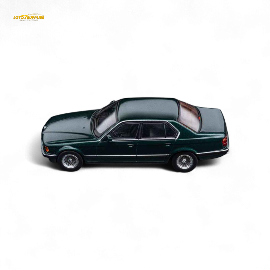 DCM BMW E32 7-Series Sedan Oxford Metallic Green 1:64