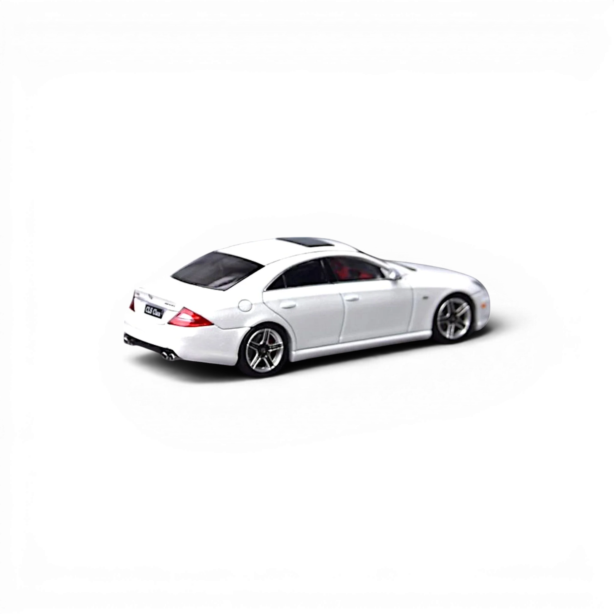 Focal Horizon CLS 63 AMG Mk1 C219 Pearl White 1:64