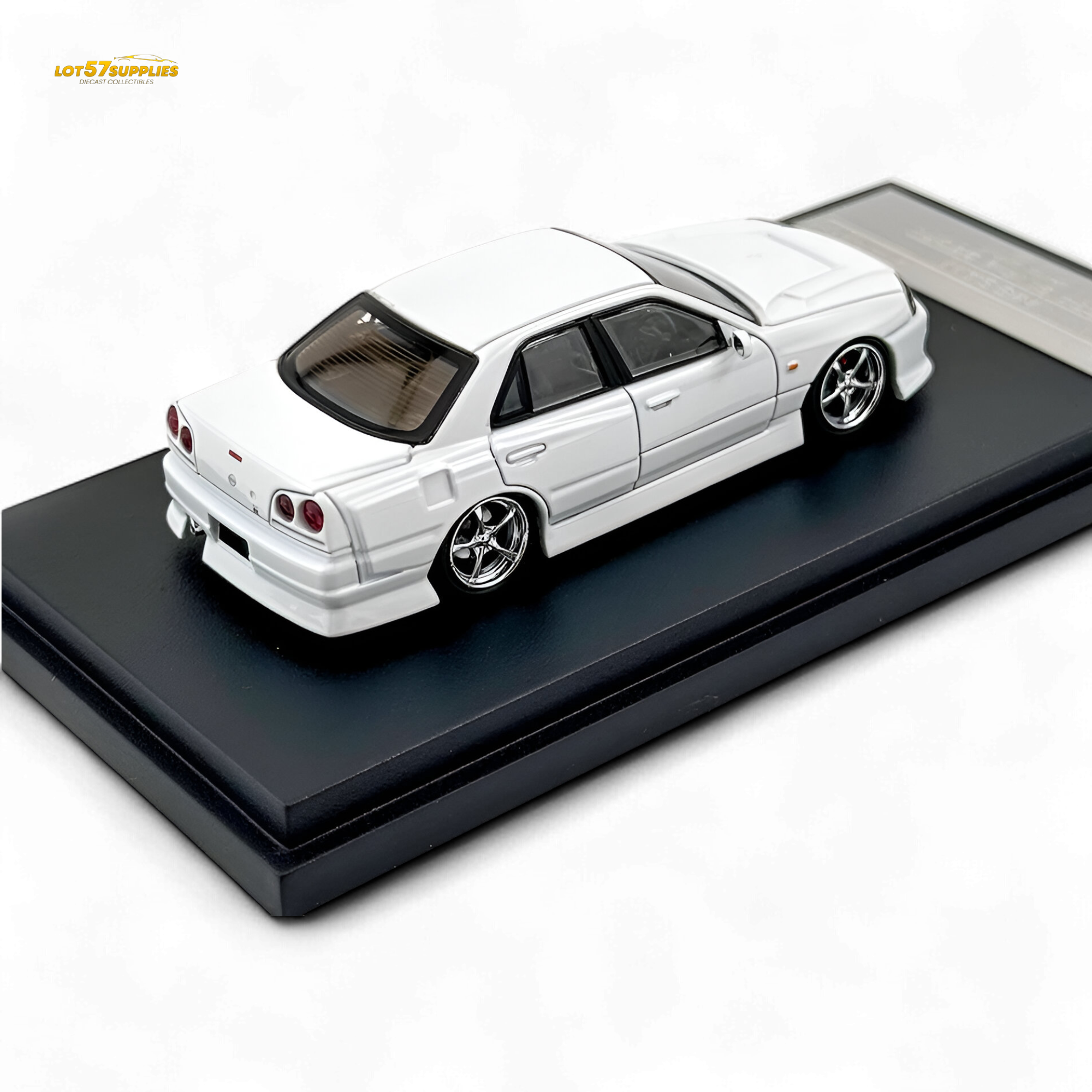 Mortal Nissan ER34 Skyline Uras Pearl White 1:64