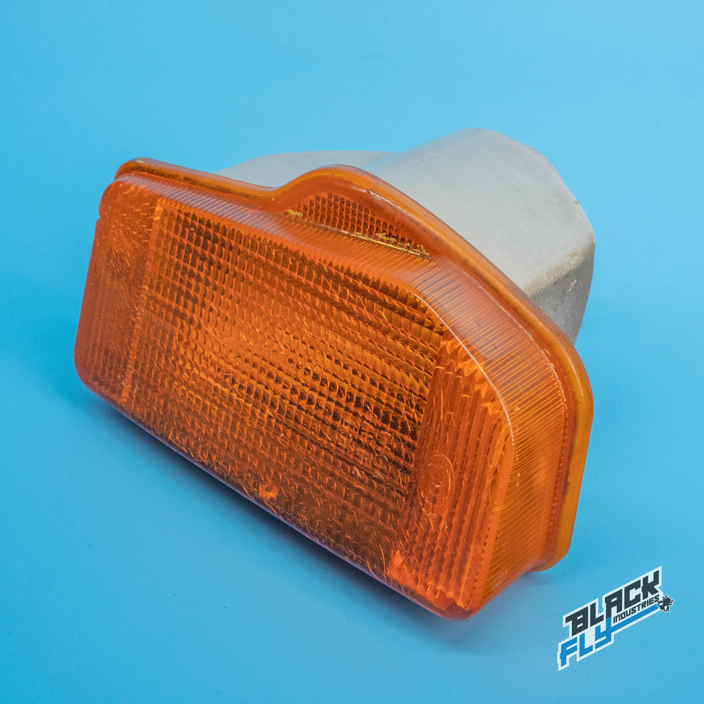 Used 75-77 Volkswagen Scirocco Turn Signal ( Right) 531953050