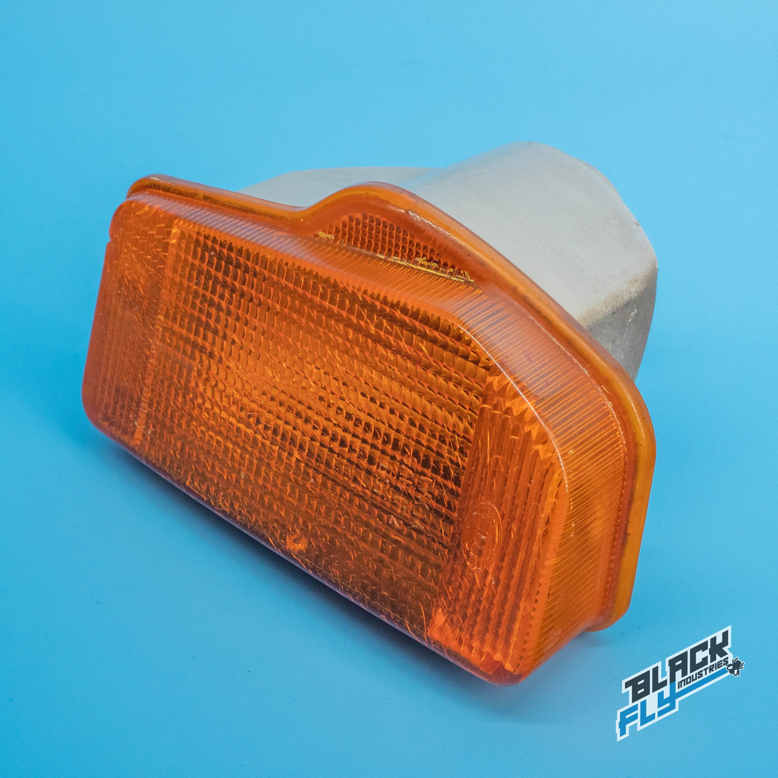 Used 75-77 Volkswagen Scirocco Turn Signal ( Right) 531953050