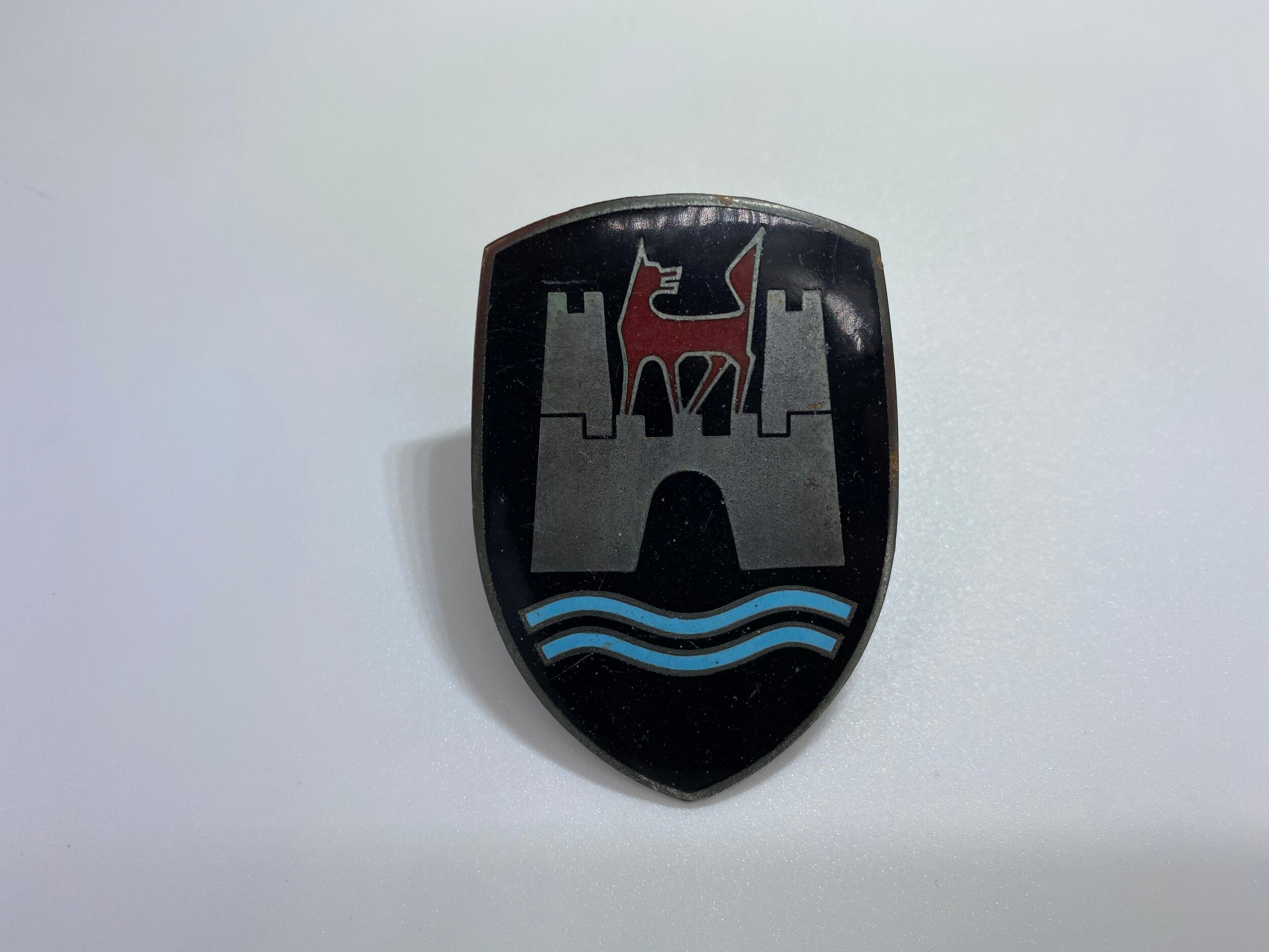 Volkswagen Type 1 Beetle hood crest 60-63